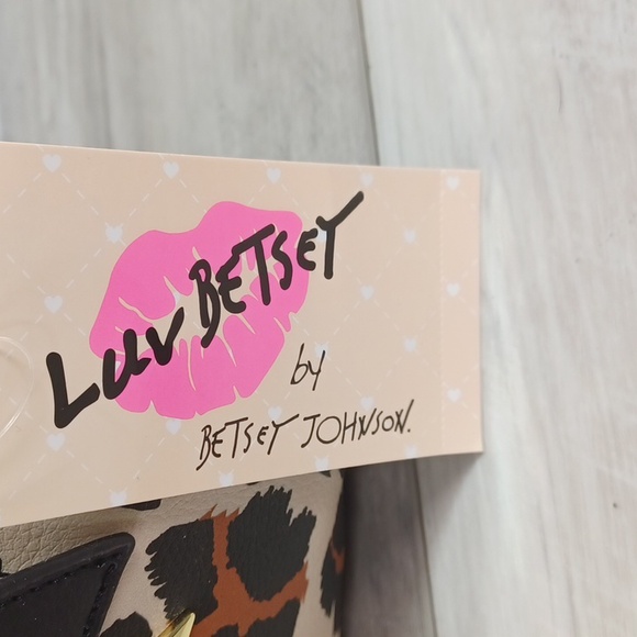 Betsey Johnson Cheetah Mini Barrel NWT - Picture 3 of 9